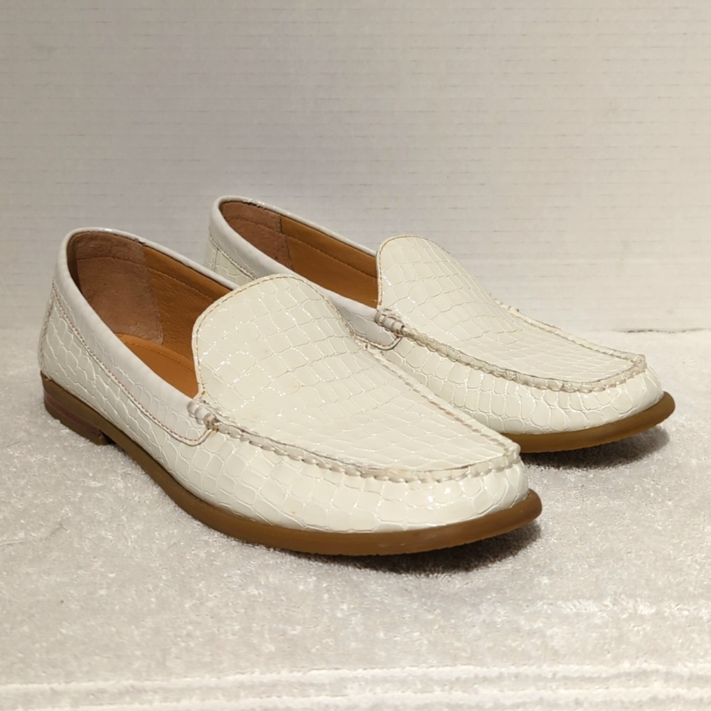 Donald Pliner MARCELINE Loafer Woman's Size 10M, Color Bone